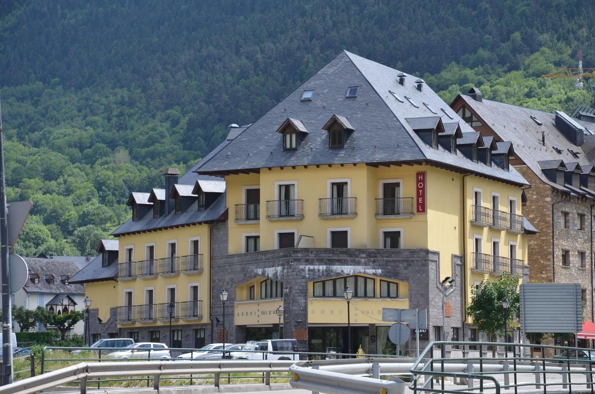 Hotel Spa Acevi Val d’Aran Vielha Bagian luar foto